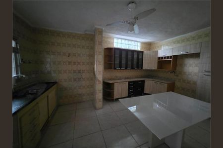 Casa à venda com 3 quartos, 160m² em Moinho Velho, São Paulo