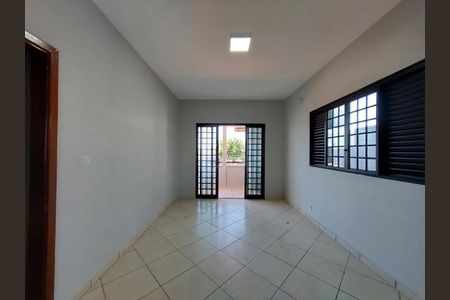 Sala de casa para alugar com 4 quartos, 180m² em Umuarama, Uberlândia