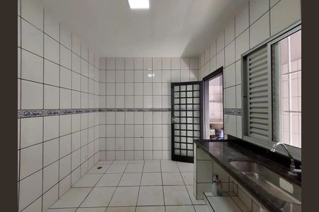 Cozinha de casa para alugar com 4 quartos, 180m² em Umuarama, Uberlândia