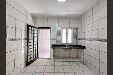 Cozinha de casa para alugar com 4 quartos, 180m² em Umuarama, Uberlândia