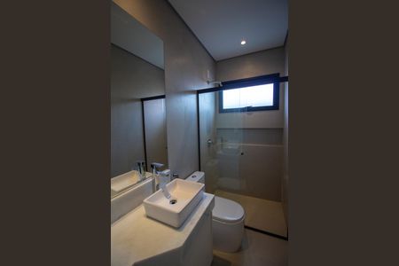 Casa de condomínio para alugar com 159m², 3 quartos e 4 vagas Casa de condomínio para alugar com 159m², 3 quartos e 4 vagasBanheiro da Suíte 2