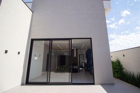 Casa de condomínio para alugar com 159m², 3 quartos e 4 vagas Casa de condomínio para alugar com 159m², 3 quartos e 4 vagasÁrea externa