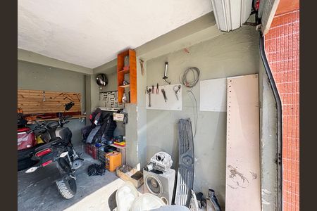 Garagem de casa à venda com 2 quartos, 86m² em Moinho Velho, São Paulo