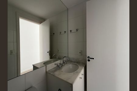 Apartamento para alugar com 70m², 2 quartos e 1 vaga Apartamento para alugar com 70m², 2 quartos e 1 vagaBanheiro social