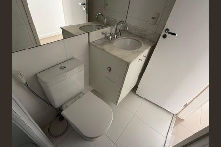 Apartamento para alugar com 70m², 2 quartos e 1 vaga Apartamento para alugar com 70m², 2 quartos e 1 vagaBanheiro social