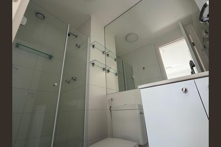 Apartamento para alugar com 70m², 2 quartos e 1 vaga Apartamento para alugar com 70m², 2 quartos e 1 vagaBanheiro da suíte