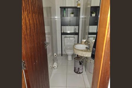 Casa à venda com 123m², 3 quartos e 2 vagas Casa à venda com 123m², 3 quartos e 2 vagasBanheiro