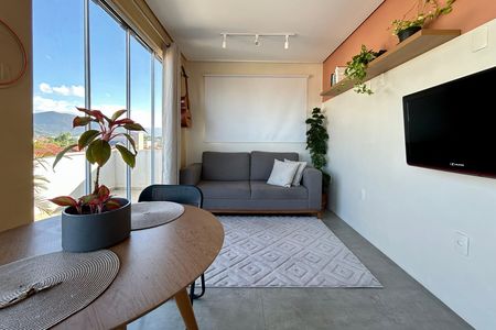 Sala  de apartamento para alugar com 1 quarto, 53m² em Campeche, Florianópolis