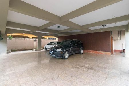 Casa à venda com 725m², 4 quartos e 6 vagas Casa à venda com 725m², 4 quartos e 6 vagasGaragem