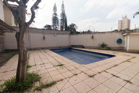 Casa à venda com 725m², 4 quartos e 6 vagas Casa à venda com 725m², 4 quartos e 6 vagasPiscina