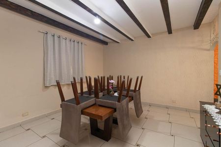 Casa à venda com 725m², 4 quartos e 6 vagas Casa à venda com 725m², 4 quartos e 6 vagasSala de Jantar