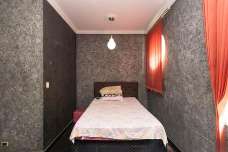 Casa à venda com 725m², 4 quartos e 6 vagas Casa à venda com 725m², 4 quartos e 6 vagasQuarto 3