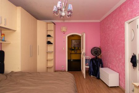 Casa à venda com 725m², 4 quartos e 6 vagas Casa à venda com 725m², 4 quartos e 6 vagasQuarto Suíte 1