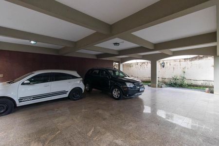 Casa à venda com 725m², 4 quartos e 6 vagas Casa à venda com 725m², 4 quartos e 6 vagasGaragem
