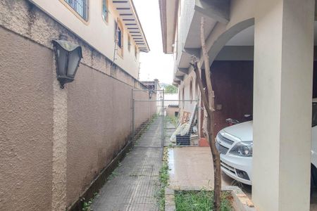 Casa à venda com 725m², 4 quartos e 6 vagas Casa à venda com 725m², 4 quartos e 6 vagasGaragem
