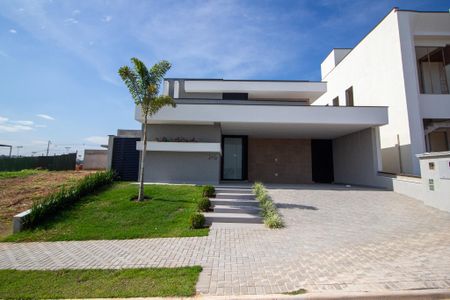 Casa de condomínio para alugar com 159m², 3 quartos e 4 vagas Casa de condomínio para alugar com 159m², 3 quartos e 4 vagasFachada