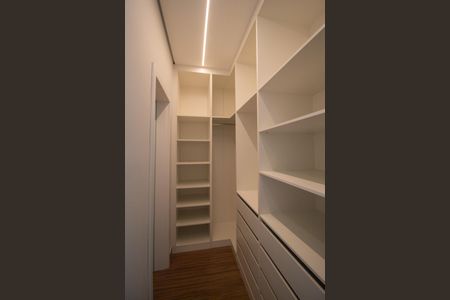 Closet da Suite 1 de casa de condomínio para alugar com 3 quartos, 159m² em Protestantes, Votorantim