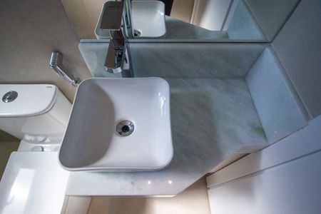 Casa de condomínio para alugar com 159m², 3 quartos e 4 vagas Casa de condomínio para alugar com 159m², 3 quartos e 4 vagasBanheiro da Suíte 3