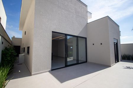 Casa de condomínio para alugar com 159m², 3 quartos e 4 vagas Casa de condomínio para alugar com 159m², 3 quartos e 4 vagasÁrea externa