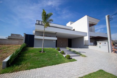 Casa de condomínio para alugar com 159m², 3 quartos e 4 vagas Casa de condomínio para alugar com 159m², 3 quartos e 4 vagasFachada