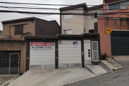 Casa para alugar com 55m², 2 quartos e 1 vaga Casa para alugar com 55m², 2 quartos e 1 vagaFachada + placa
