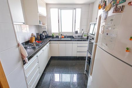 Apartamento à venda com 80m², 2 quartos e 2 vagas Apartamento à venda com 80m², 2 quartos e 2 vagascozinha
