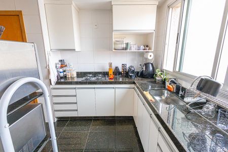 Apartamento à venda com 80m², 2 quartos e 2 vagas Apartamento à venda com 80m², 2 quartos e 2 vagascozinha