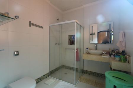 Casa para alugar com 263m², 3 quartos e 7 vagas Casa para alugar com 263m², 3 quartos e 7 vagasBanheiro da Suíte 3