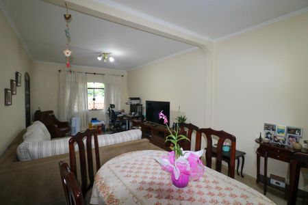Casa para alugar com 263m², 3 quartos e 7 vagas Casa para alugar com 263m², 3 quartos e 7 vagasSala