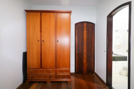 Casa para alugar com 263m², 3 quartos e 7 vagas Casa para alugar com 263m², 3 quartos e 7 vagasSuíte 1