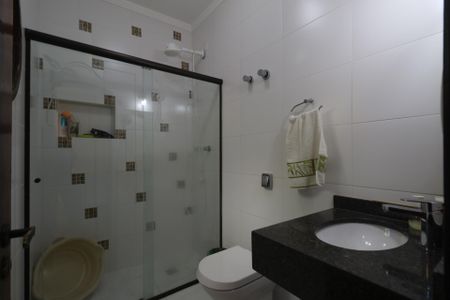 Casa para alugar com 263m², 3 quartos e 7 vagas Casa para alugar com 263m², 3 quartos e 7 vagasBanheiro da Suíte 2