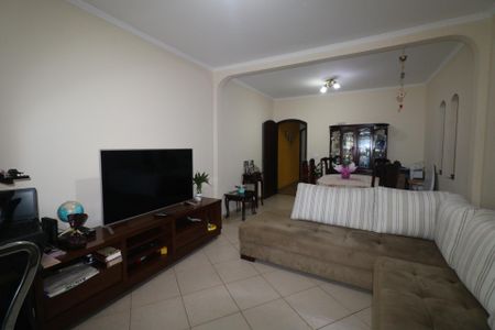 Casa para alugar com 263m², 3 quartos e 7 vagas Casa para alugar com 263m², 3 quartos e 7 vagasSala