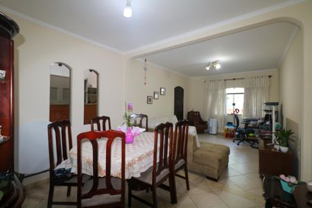 Casa para alugar com 263m², 3 quartos e 7 vagas Casa para alugar com 263m², 3 quartos e 7 vagasSala