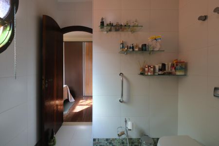 Casa para alugar com 263m², 3 quartos e 7 vagas Casa para alugar com 263m², 3 quartos e 7 vagasBanheiro da Suíte 3