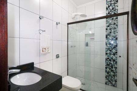 Casa para alugar com 263m², 3 quartos e 7 vagas Casa para alugar com 263m², 3 quartos e 7 vagasBanheiro da Suíte 1