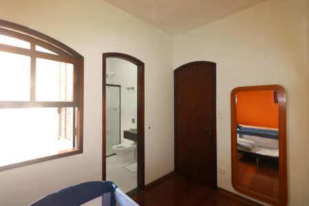 Casa para alugar com 263m², 3 quartos e 7 vagas Casa para alugar com 263m², 3 quartos e 7 vagasSuíte 2