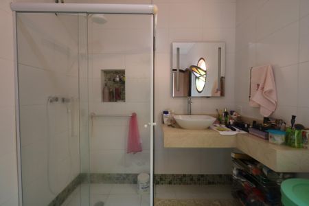 Casa para alugar com 263m², 3 quartos e 7 vagas Casa para alugar com 263m², 3 quartos e 7 vagasBanheiro da Suíte 3