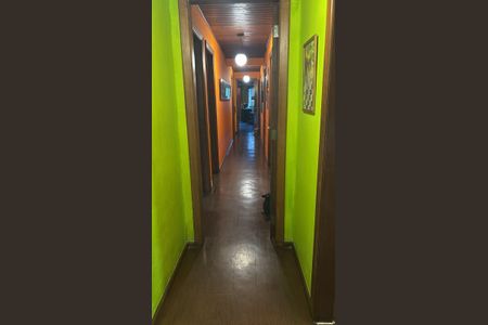 Casa à venda com 350m², 5 quartos e 3 vagasCorredor