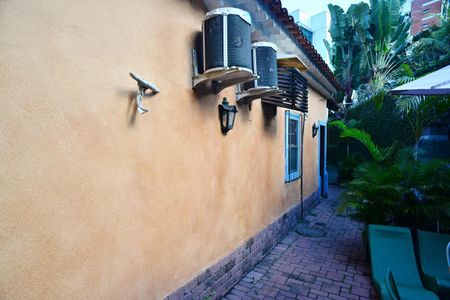 Casa à venda com 350m², 5 quartos e 3 vagasFrente da Casa