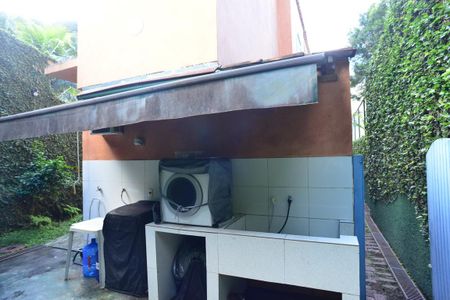 Casa à venda com 350m², 5 quartos e 3 vagasLavanderia
