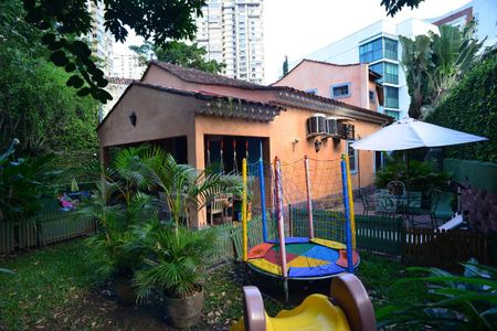 Casa à venda com 350m², 5 quartos e 3 vagasFrente da Casa