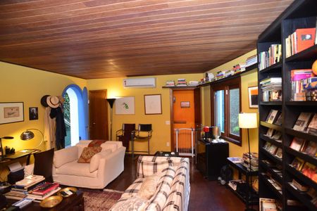Casa à venda com 350m², 5 quartos e 3 vagasSala de Estar