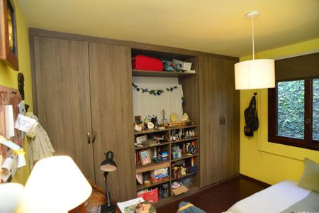 Casa à venda com 350m², 5 quartos e 3 vagasQuarto 1