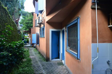 Casa à venda com 350m², 5 quartos e 3 vagasCorredor Lateral