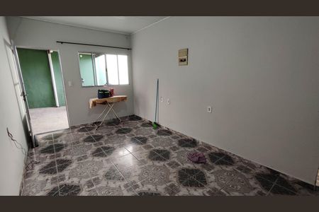 Sala de casa para alugar com 2 quartos, 150m² em Cidade Kemel, Poá