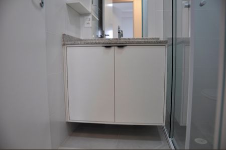 Apartamento para alugar com 69m², 2 quartos e 1 vagaDetalhe - Banheiro Social