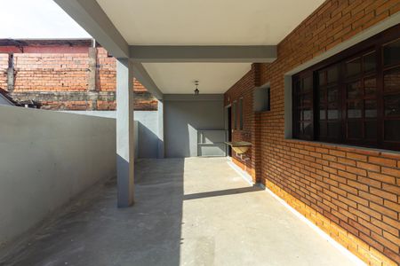 Casa para alugar com 95m², 2 quartos e 3 vagas Casa para alugar com 95m², 2 quartos e 3 vagasQuintal e Área de Serviço