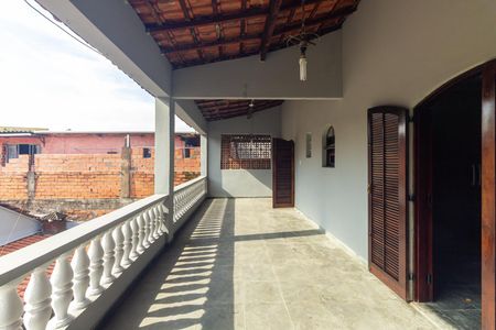 Casa para alugar com 95m², 2 quartos e 3 vagas Casa para alugar com 95m², 2 quartos e 3 vagasVaranda