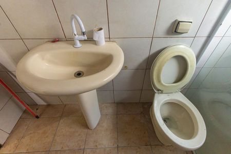 Casa para alugar com 80m², 2 quartos e sem vaga Casa para alugar com 80m², 2 quartos e sem vagaBanheiro
