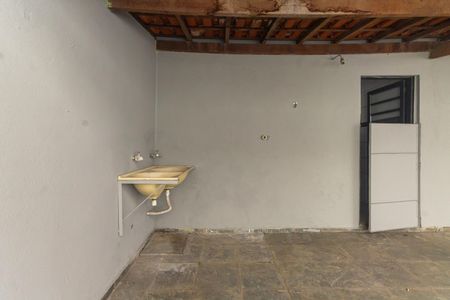 Casa para alugar com 80m², 2 quartos e sem vaga Casa para alugar com 80m², 2 quartos e sem vagaQuintal e Área de Serviço